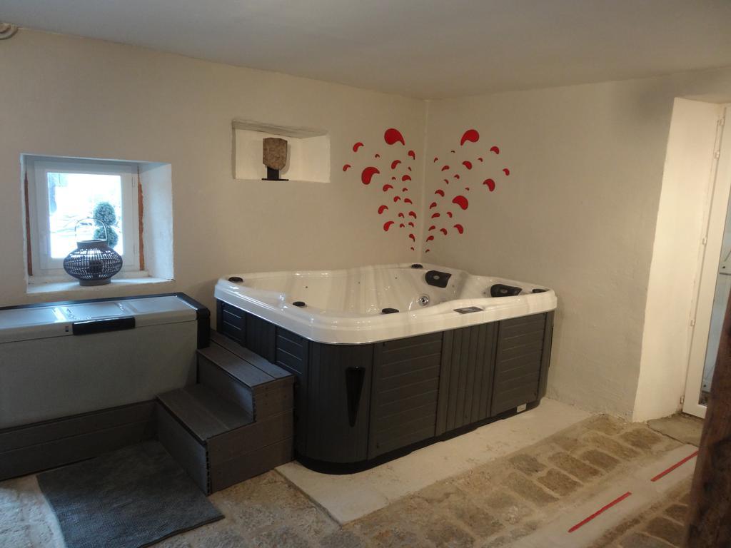 פונז'יבו La Bromontoise Chambres D'Hotes מראה חיצוני תמונה