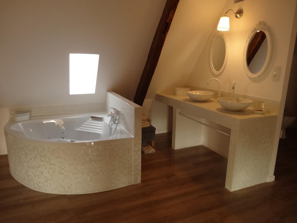 פונז'יבו La Bromontoise Chambres D'Hotes מראה חיצוני תמונה